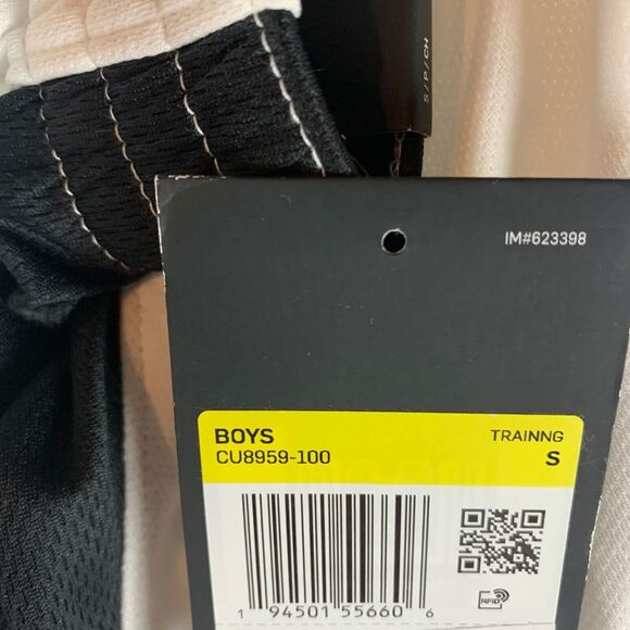 NIKE Dri-Fit Boys White Black Drawstring HBR Athletic Training Shorts Size S NWT - Picture 3 of 7